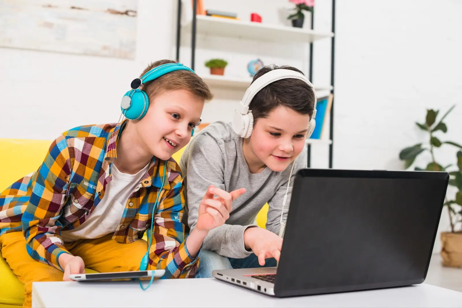 Spectrum Student Discounts: Save Big on Internet Plans for School & Beyond